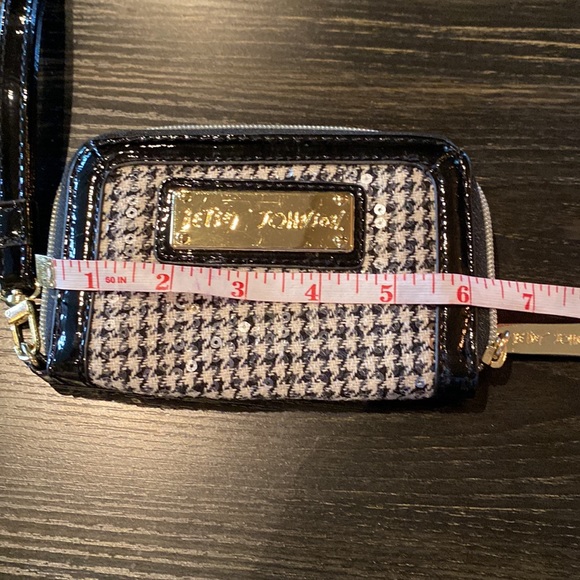 BOTH OF THESE Betsey Johnson wristlet and bag Both perfect condition!! - Picture 7 of 16